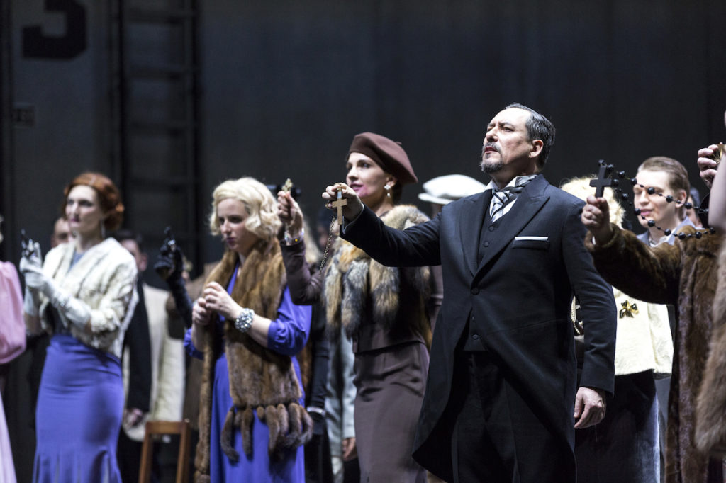 Genève photo extraite de a pièce des huguenots au Grand théâtre de geneve